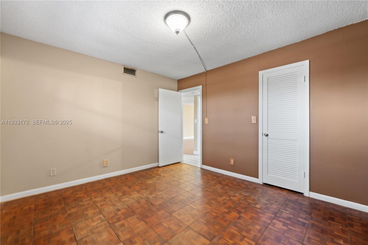 8901 S Hollybrook Blvd, Unit 303, Pembroke Pines, FL 33025 Photo