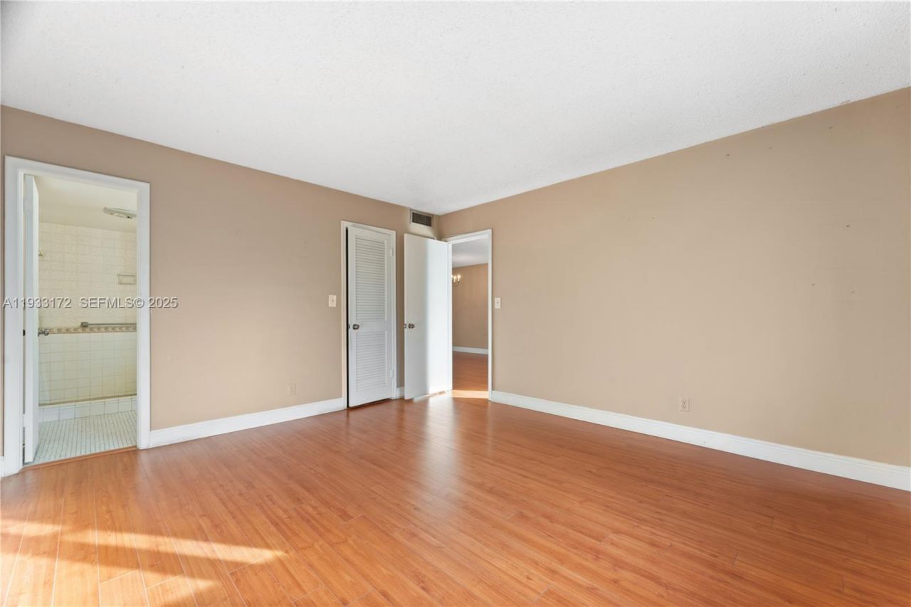 8901 S Hollybrook Blvd, Unit 303, Pembroke Pines, FL 33025 Photo