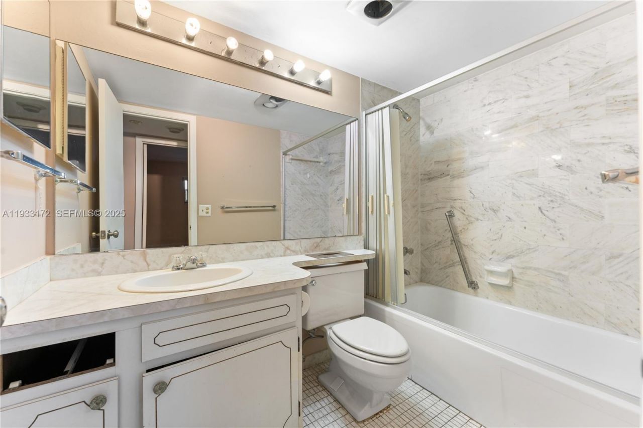 8901 S Hollybrook Blvd, Unit 303, Pembroke Pines, FL 33025 Photo