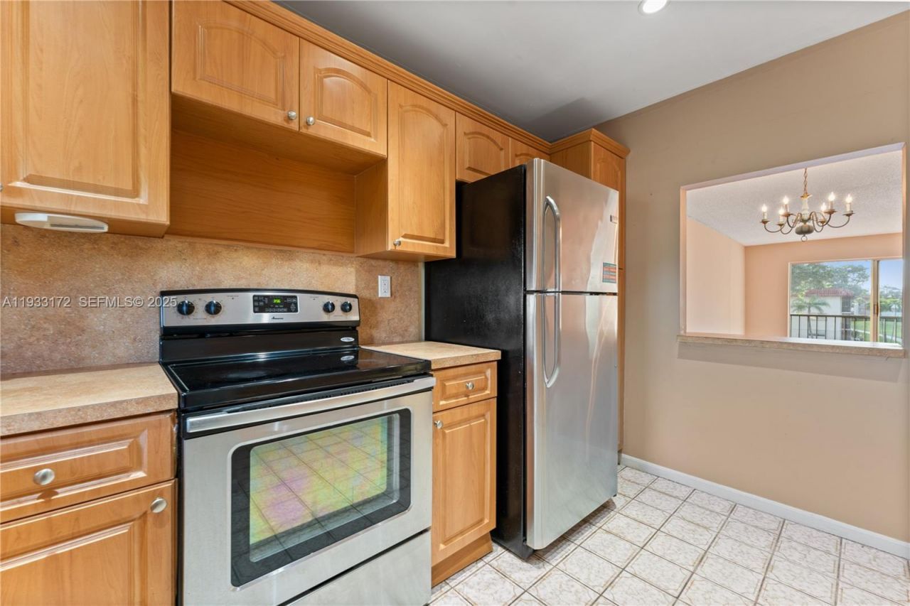 8901 S Hollybrook Blvd, Unit 303, Pembroke Pines, FL 33025 Photo