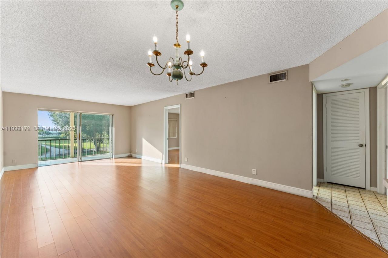 8901 S Hollybrook Blvd, Unit 303, Pembroke Pines, FL 33025 Photo