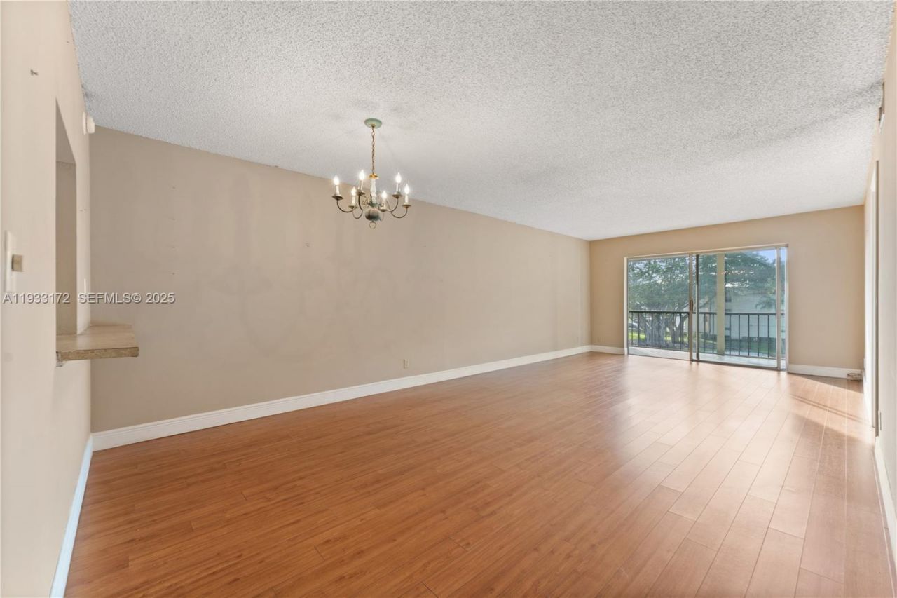8901 S Hollybrook Blvd, Unit 303, Pembroke Pines, FL 33025 Photo
