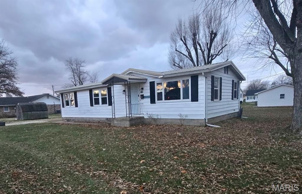 516 S 12th Street, Bowling Green, MO 63334 Main Photo