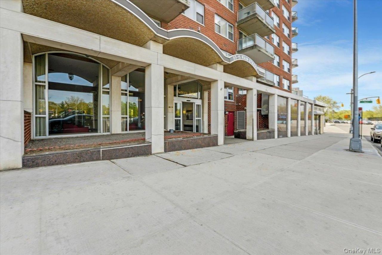 85-15 Main Street, Unit 12S, Briarwood, NY 11435 Main Photo