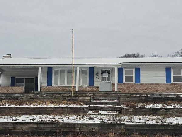 1193 W MARKET STREET, WILLIAMSTOWN, PA 17098