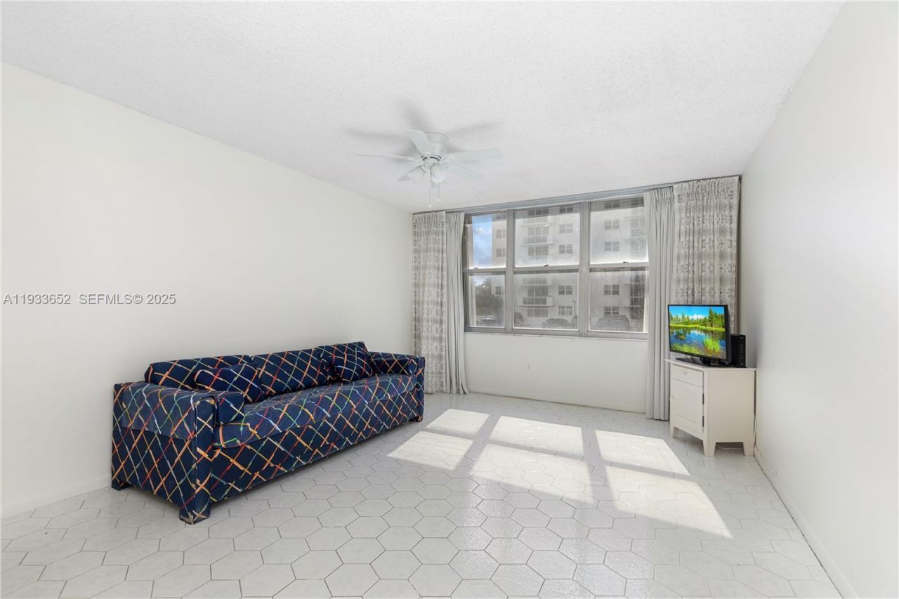 2751 S Ocean Dr, Unit 208S, Hollywood, FL 33019 Photo