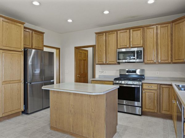 3026 Saddle Brooke Trail, Sun Prairie, WI 53590