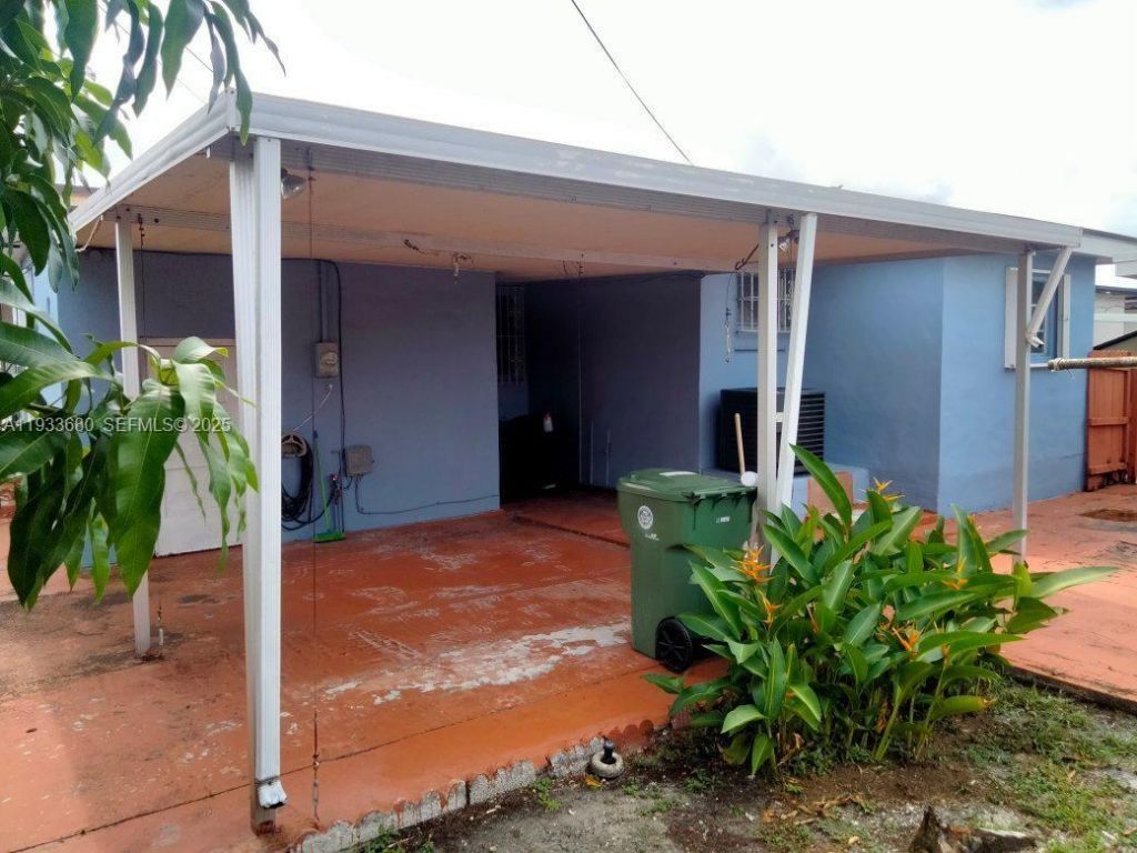 4990 E 1st Ave, Hialeah, FL 33013 Photo