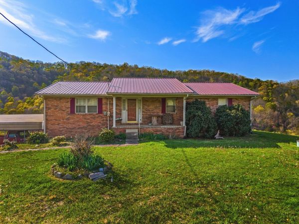 3003 Cantwell Valley Road, Sneedville, TN 37869