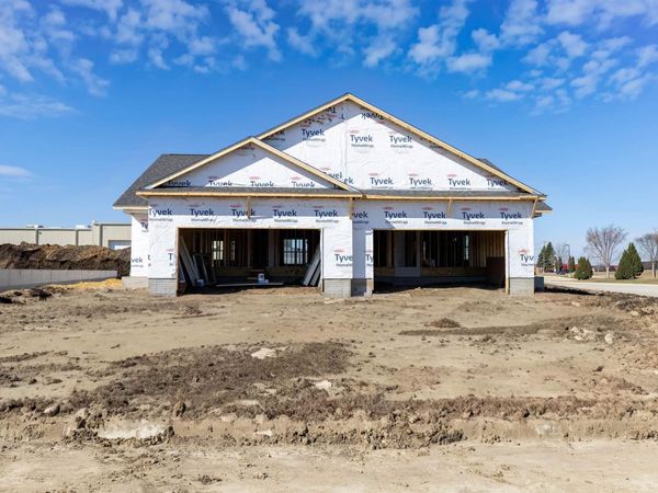 1202 Rock Ridge Circle, Waverly, IA 50677