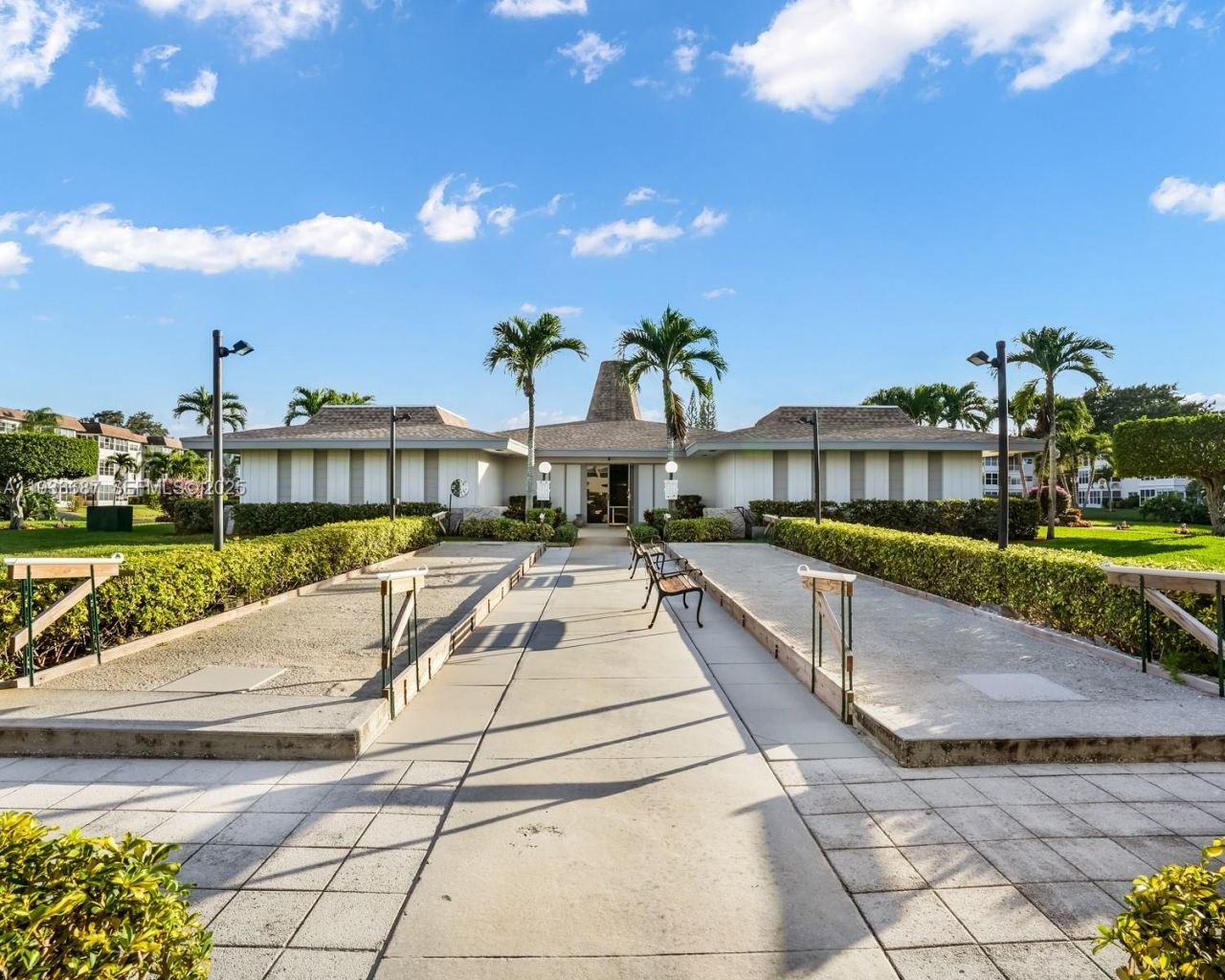 4706 NW 36th St, Unit 507, Lauderdale Lakes, FL 33319 Photo