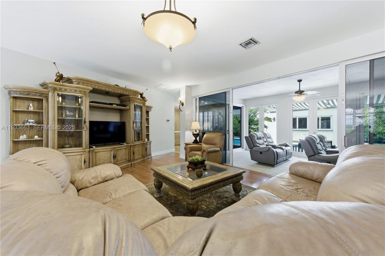 2607 Holy Cross Ln , Lake Worth, FL 33460 Photo