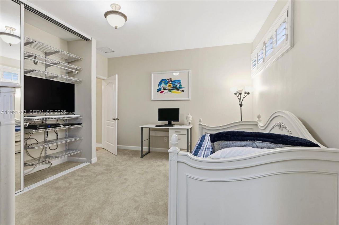 2607 Holy Cross Ln , Lake Worth, FL 33460 Photo