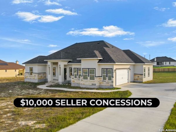 136 Summer Meadow, La Vernia, TX 78121