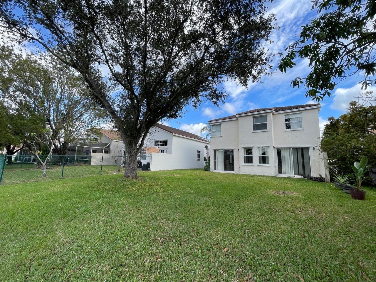 140 NW 151st Avenue, Pembroke Pines, FL 33028 Photo
