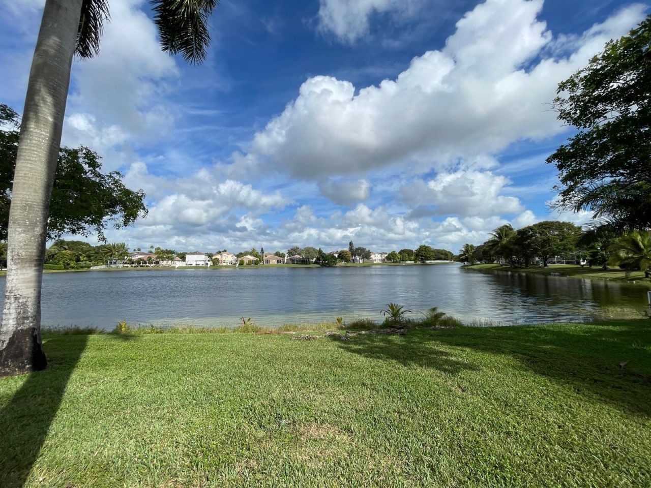 140 NW 151st Avenue, Pembroke Pines, FL 33028 Photo