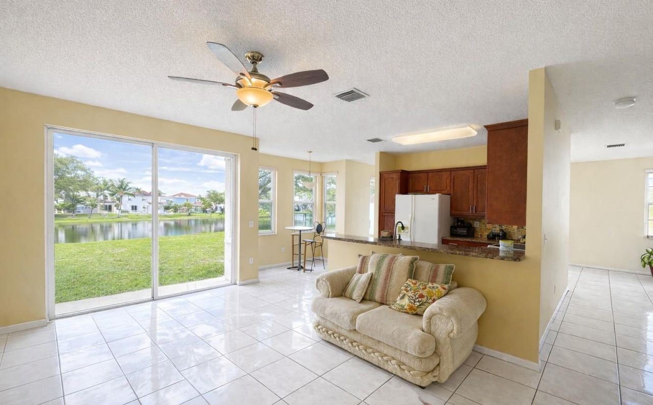 140 NW 151st Avenue, Pembroke Pines, FL 33028 Photo