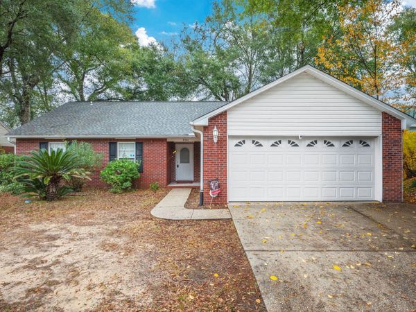 4581 Top Flight Drive, Crestview, FL 32539