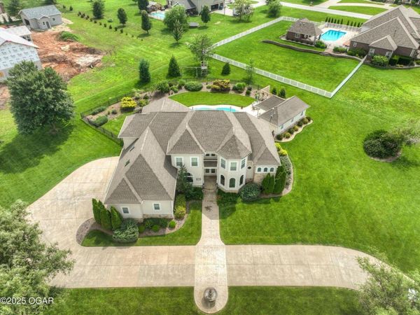 1641 Alexandra Drive, Carthage, MO 64836