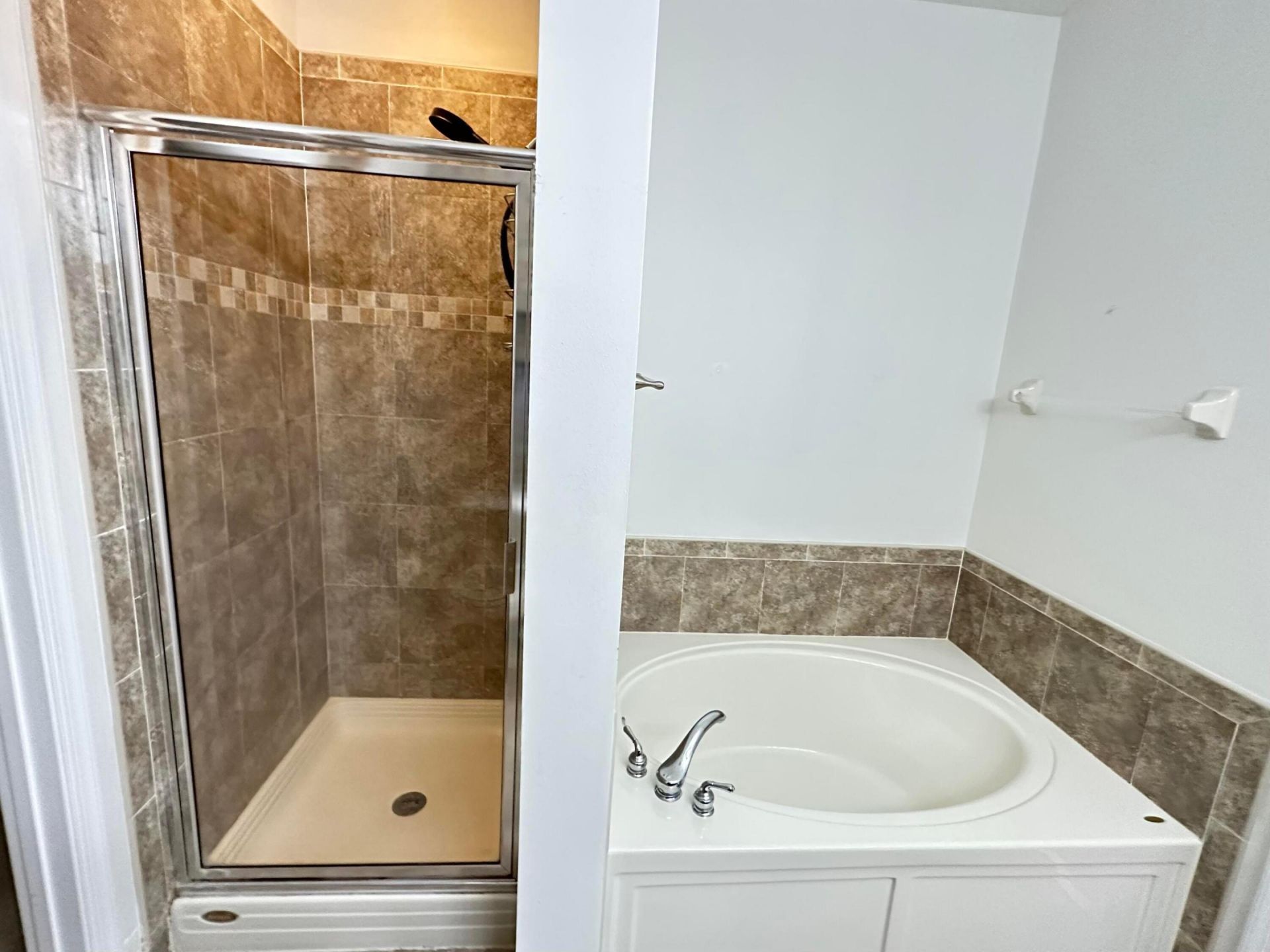 3031 SE Lexington Lakes Drive, Unit 204, Stuart, FL 34994 Photo