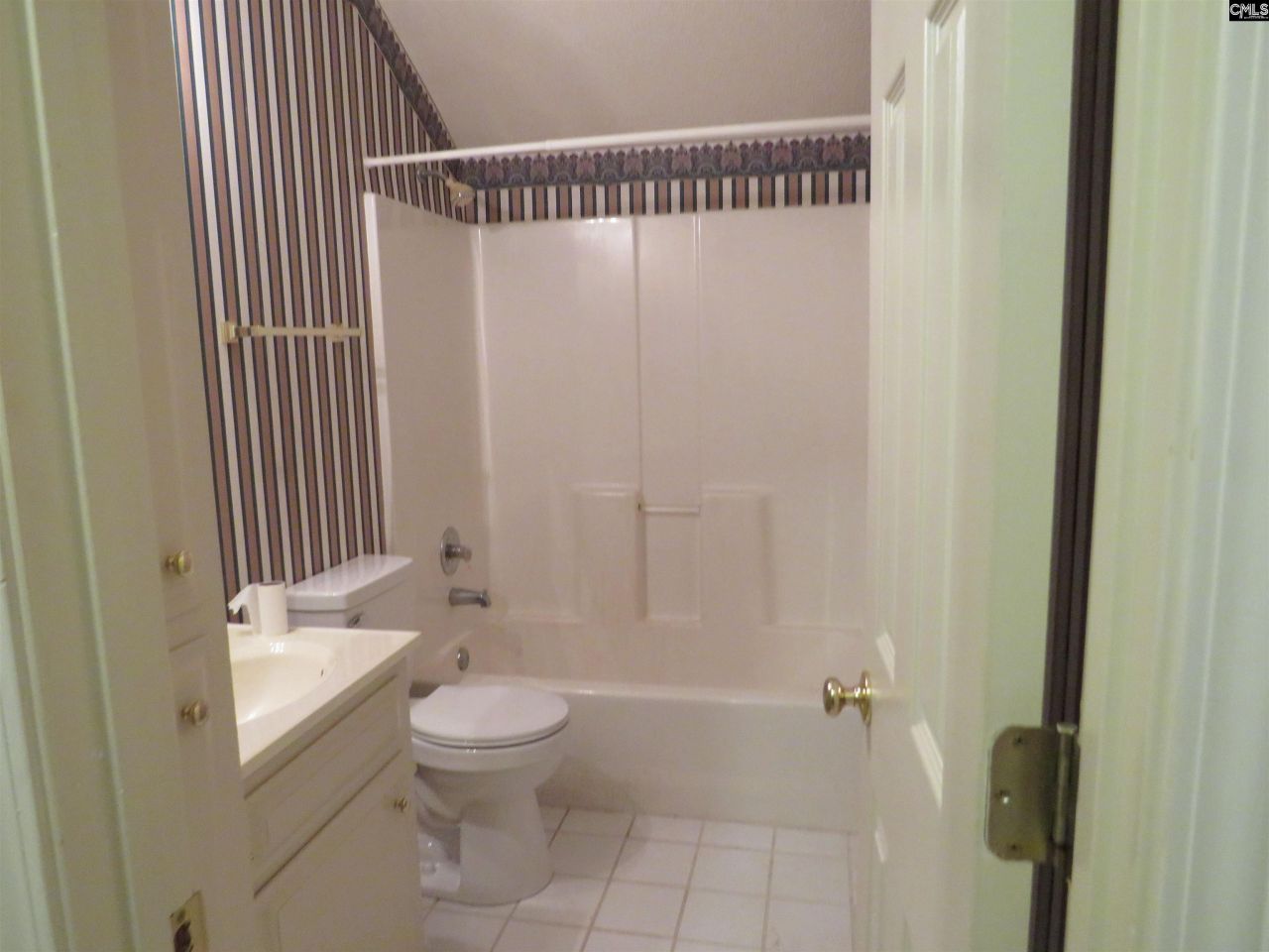 81 Radcliff Drive  Photo 16