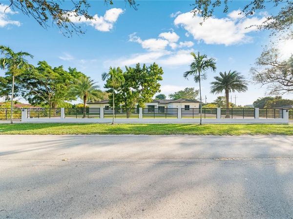 10398 SW 64th St, Miami, FL 33173