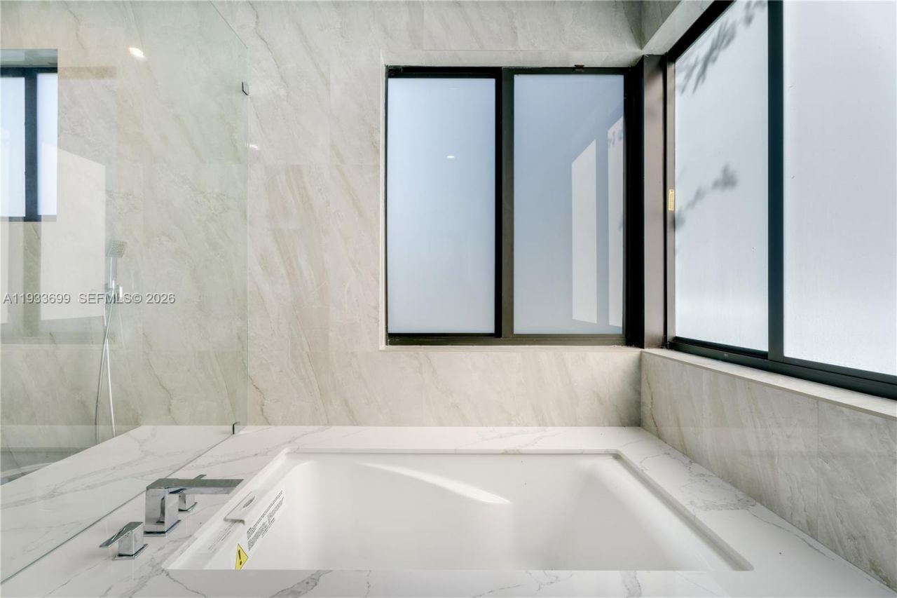 10398 SW 64th St, Miami, FL 33173 Photo