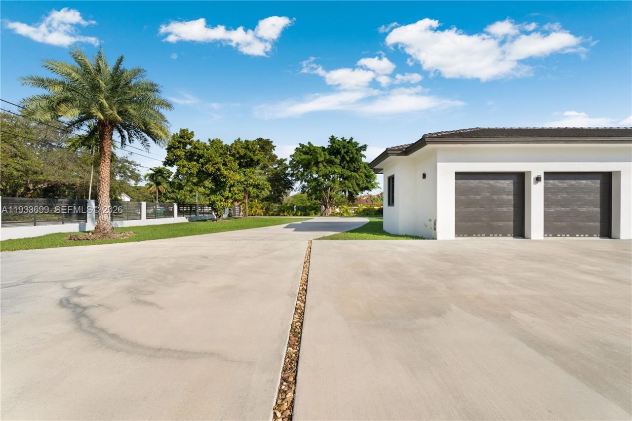 10398 SW 64th St, Miami, FL 33173 Photo