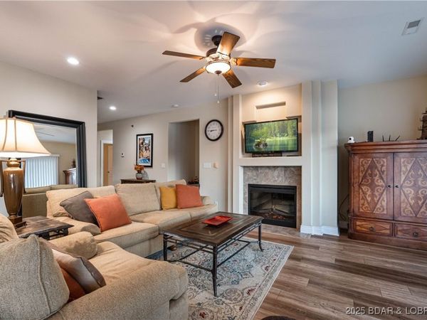 20332 Timberlake Village Lane, Unit 1512, Rocky Mount, MO 65072