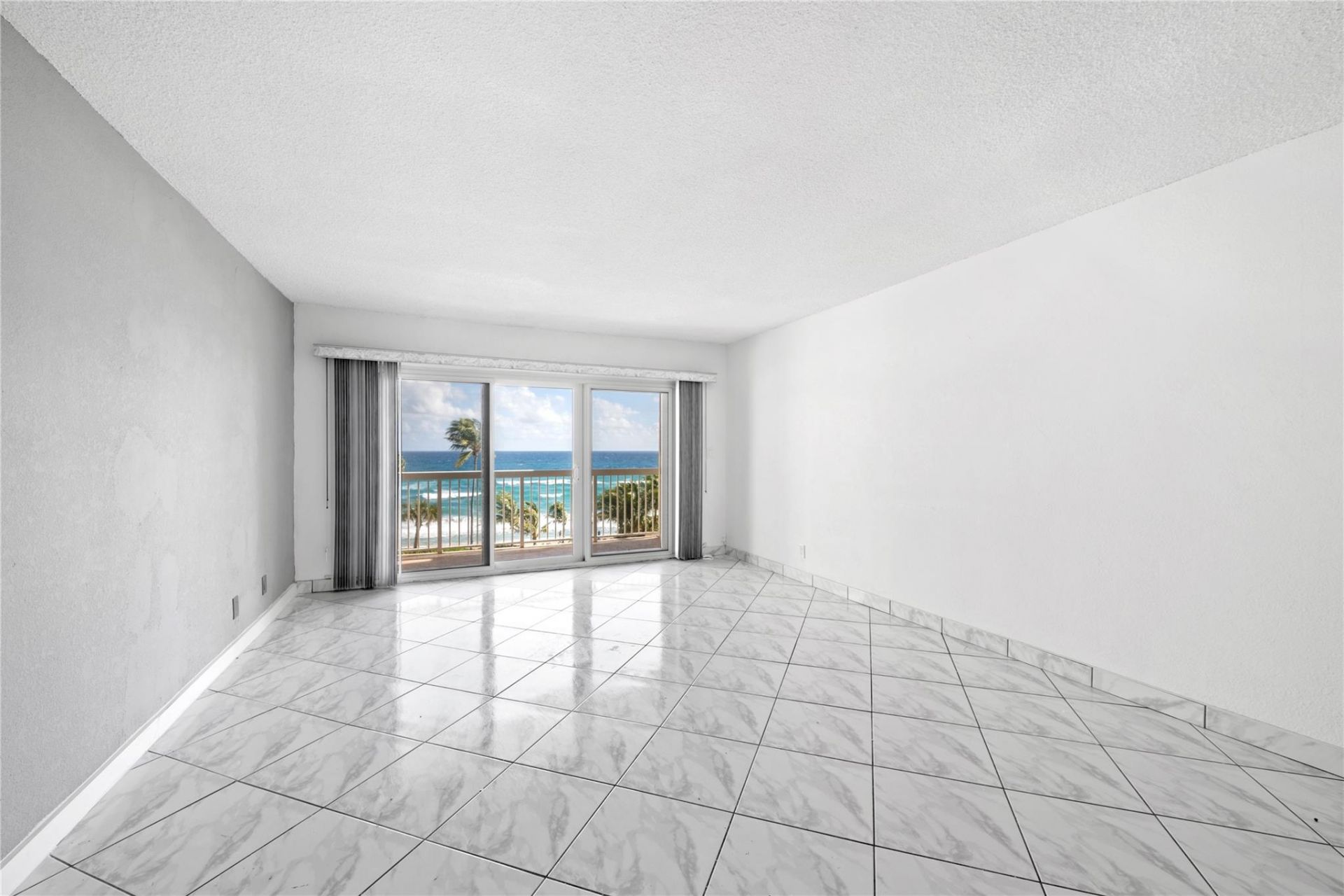 1069 Hillsboro Mile, Unit 507, Hillsboro Beach, FL 33062 Photo