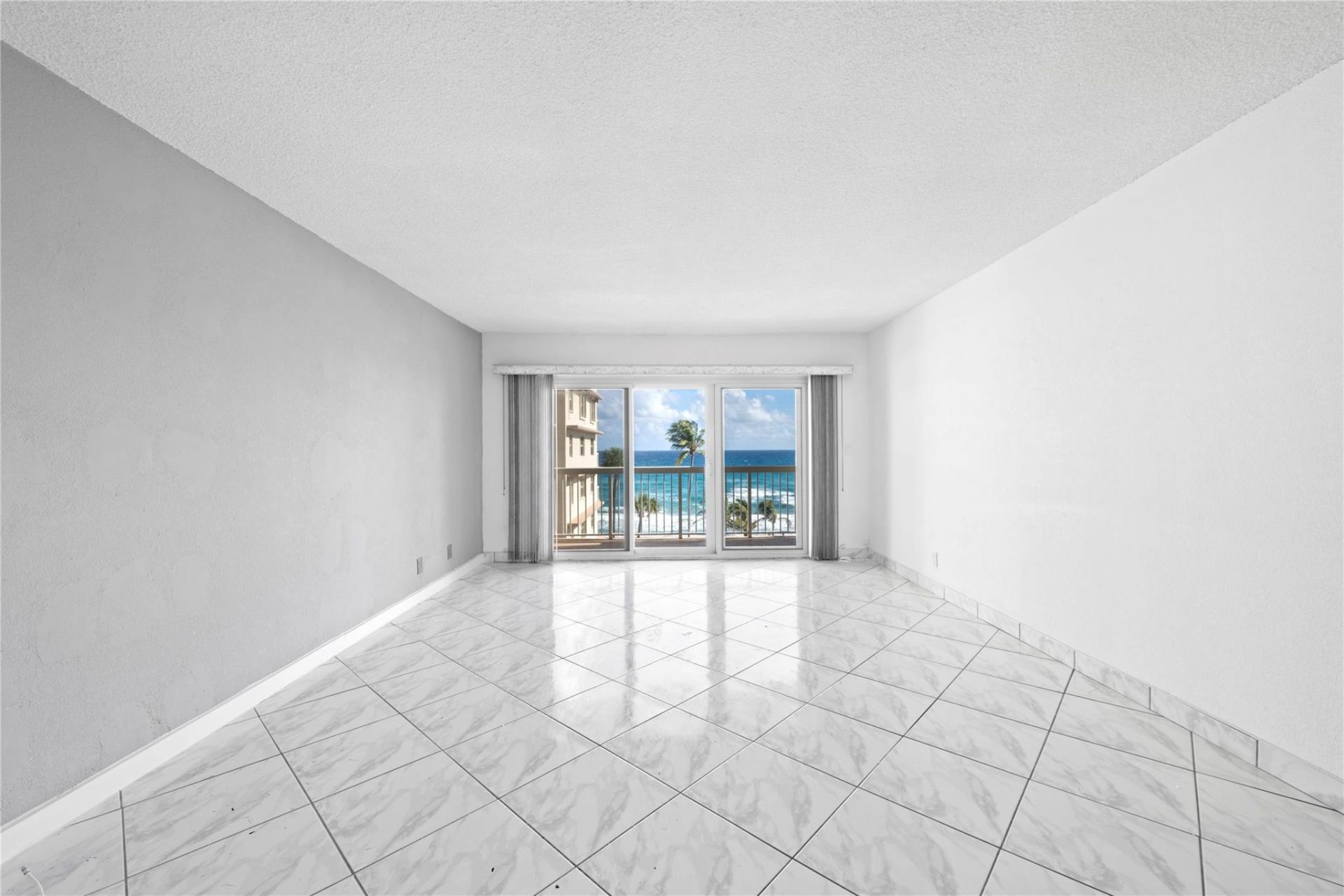 1069 Hillsboro Mile, Unit 507, Hillsboro Beach, FL 33062 Photo