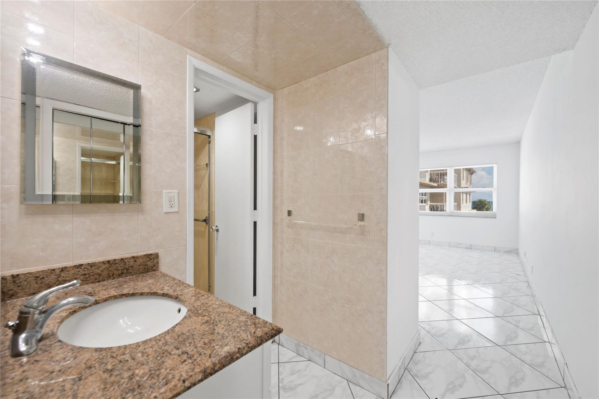 1069 Hillsboro Mile, Unit 507, Hillsboro Beach, FL 33062 Photo