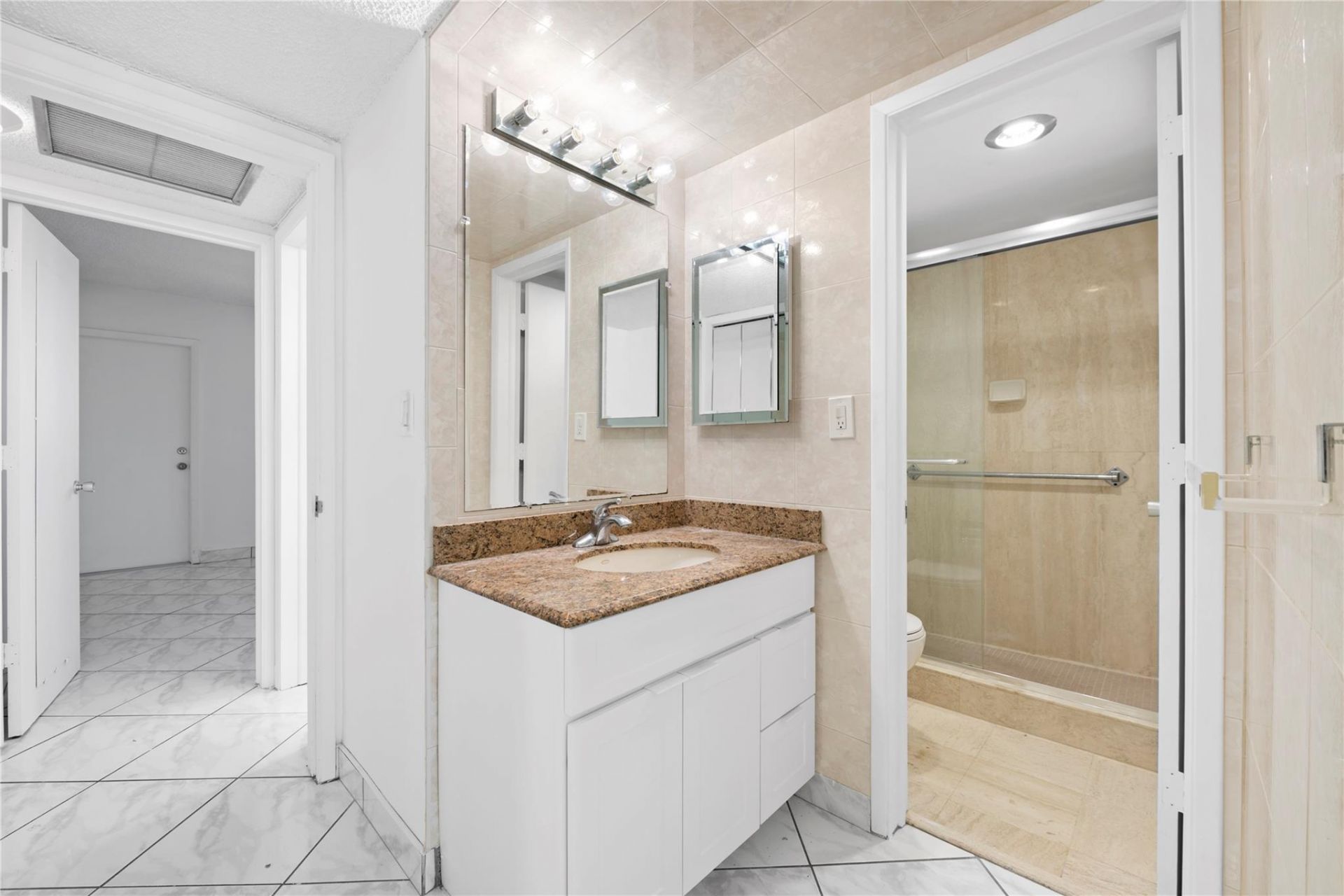 1069 Hillsboro Mile, Unit 507, Hillsboro Beach, FL 33062 Photo