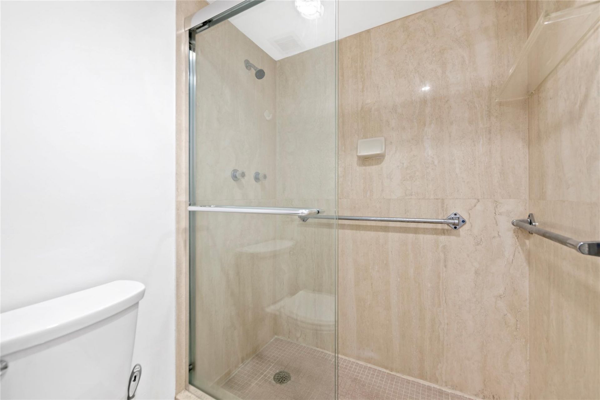 1069 Hillsboro Mile, Unit 507, Hillsboro Beach, FL 33062 Photo