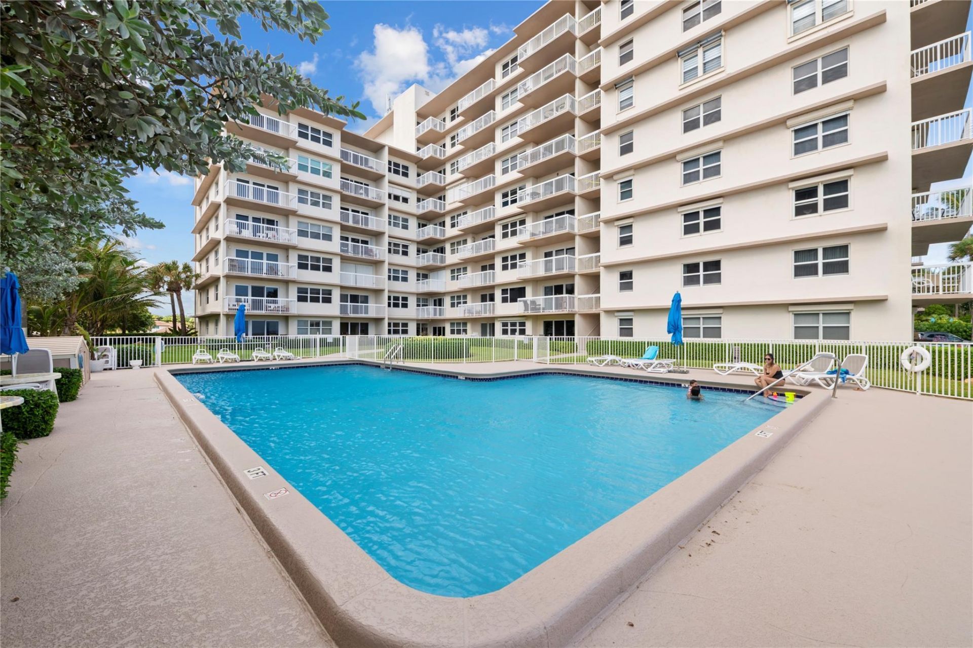 1069 Hillsboro Mile, Unit 507, Hillsboro Beach, FL 33062 Photo