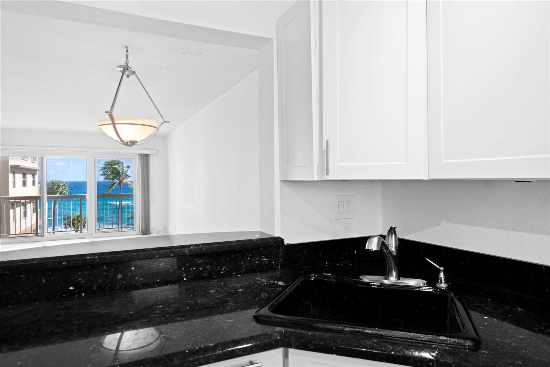 1069 Hillsboro Mile, Unit 507, Hillsboro Beach, FL 33062 Photo