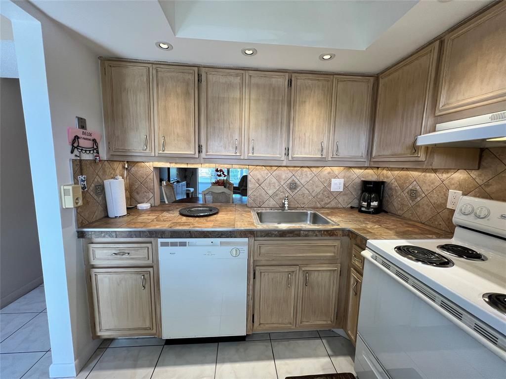 2800 NW 47th Terrace, Unit 106b, Lauderdale Lakes, FL 33313 Photo