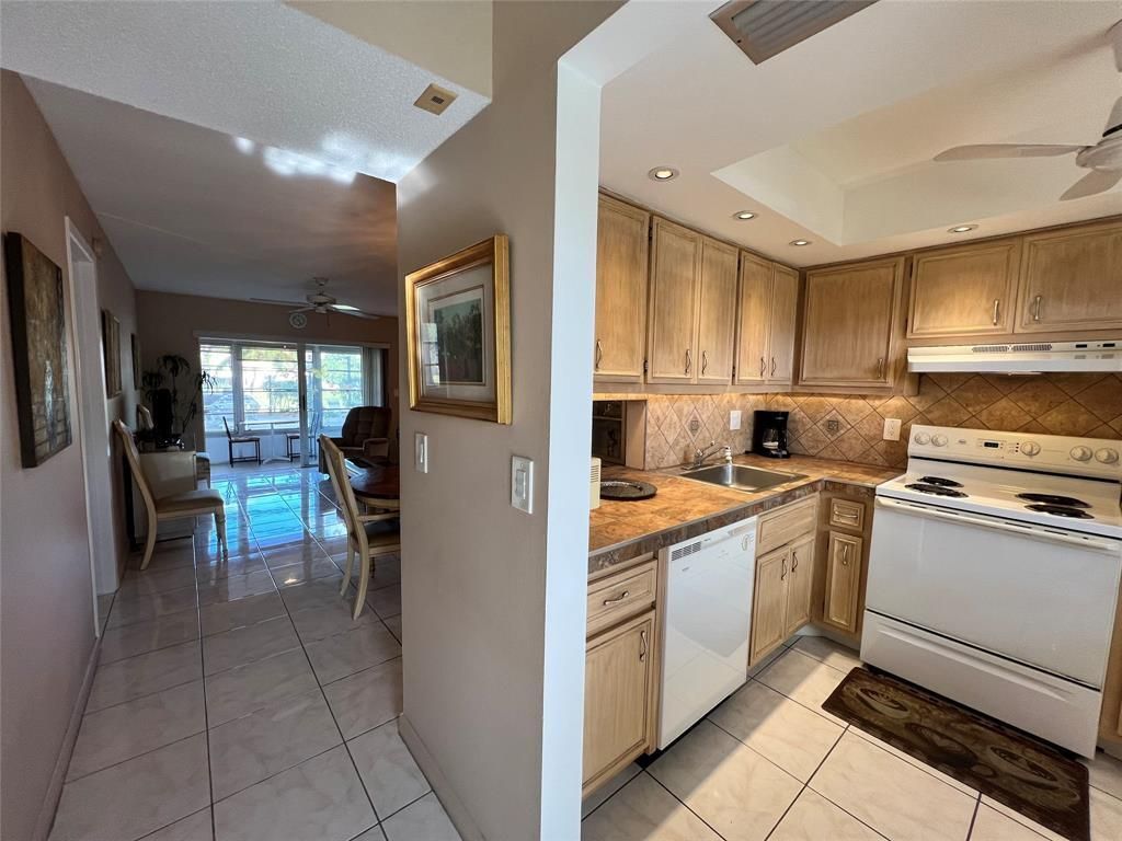2800 NW 47th Terrace, Unit 106b, Lauderdale Lakes, FL 33313 Photo