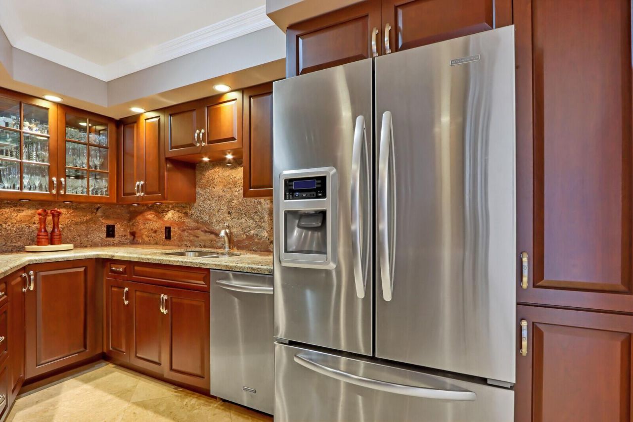 5420 N Ocean Drive, Unit 1703, Singer Island, FL 33404 Photo