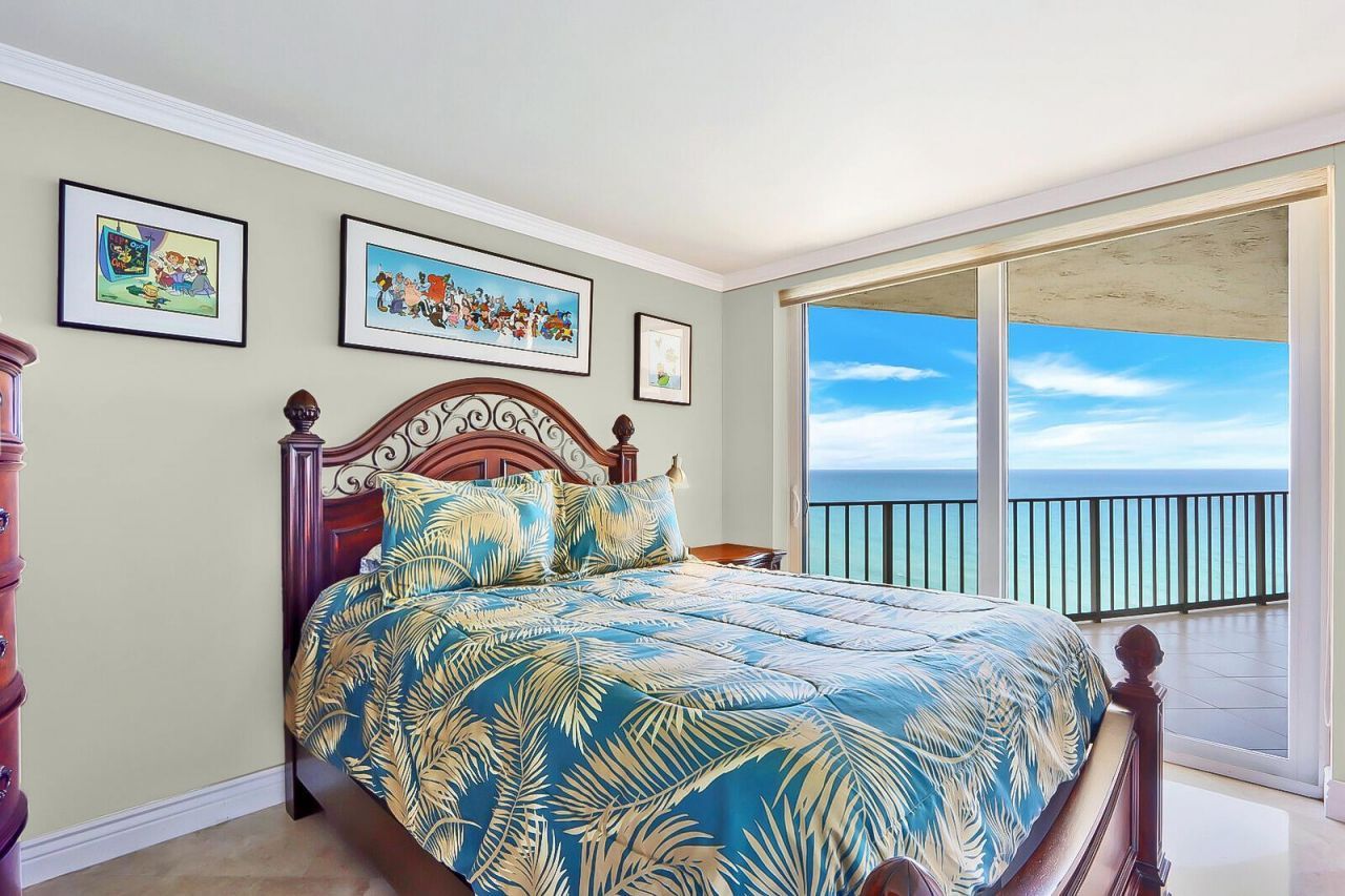 5420 N Ocean Drive, Unit 1703, Singer Island, FL 33404 Photo