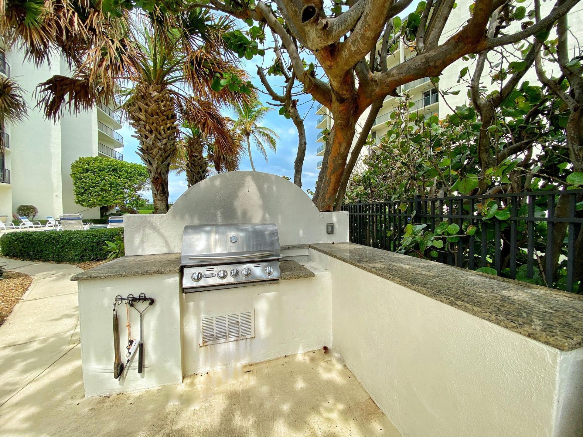 5420 N Ocean Drive, Unit 1703, Singer Island, FL 33404 Photo