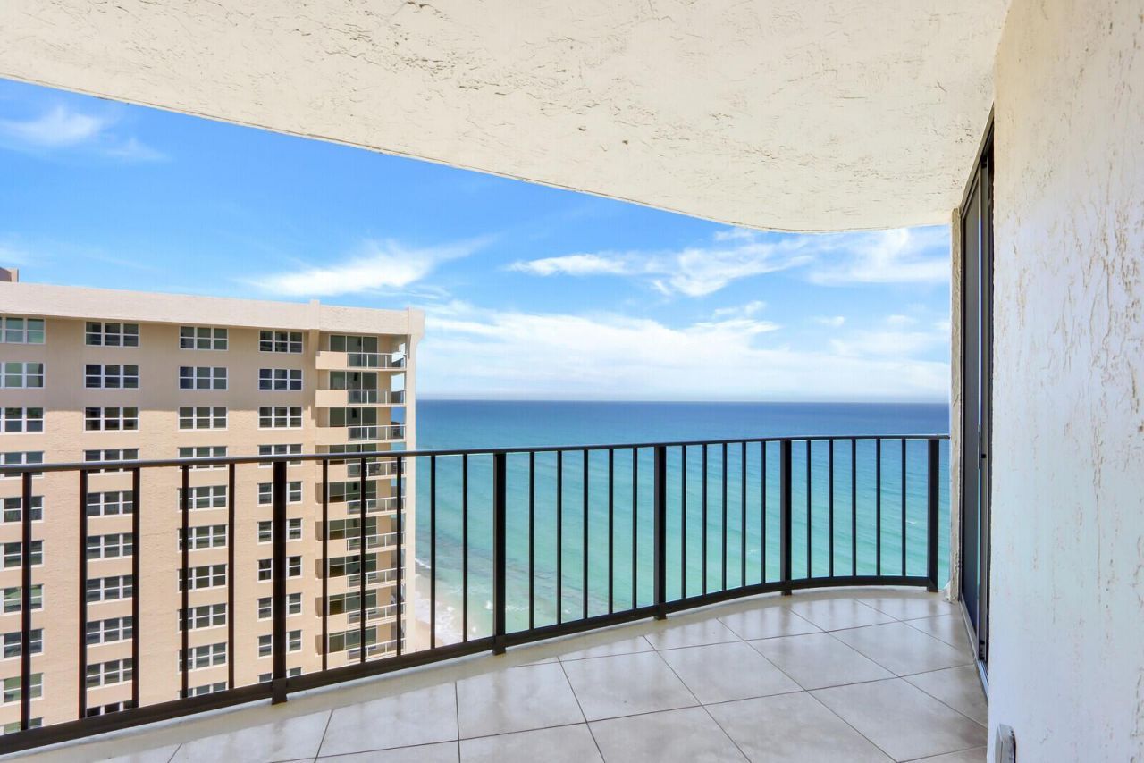5420 N Ocean Drive, Unit 1703, Singer Island, FL 33404 Photo