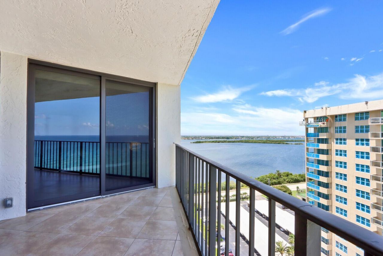 5420 N Ocean Drive, Unit 1703, Singer Island, FL 33404 Photo