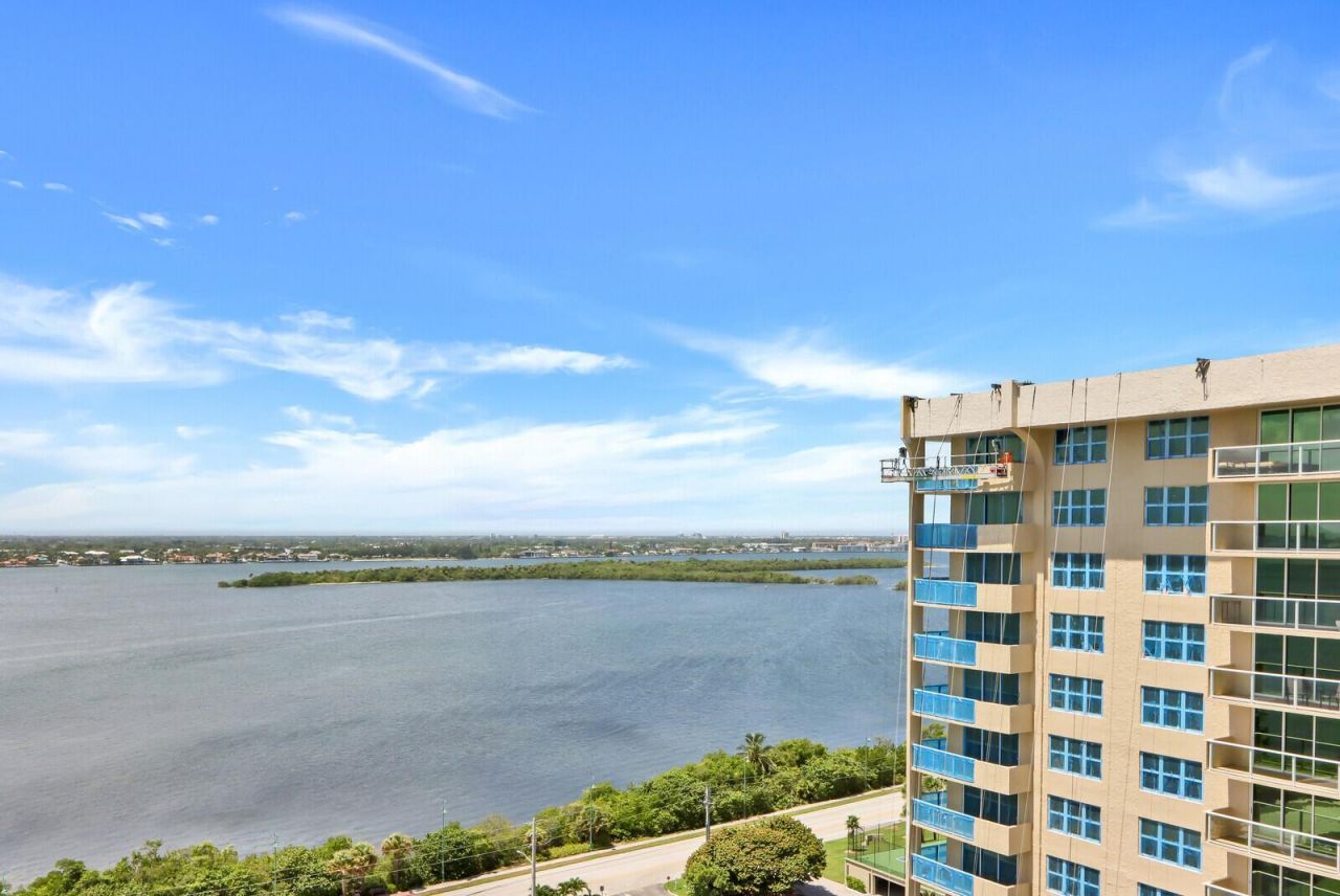 5420 N Ocean Drive, Unit 1703, Singer Island, FL 33404 Photo