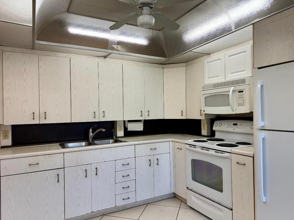 4053 Hythe C, Boca Raton, FL 33434 Photo