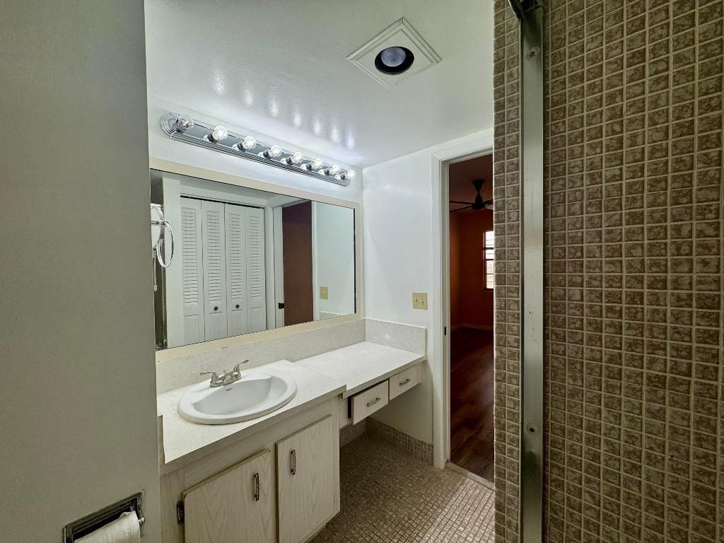 4053 Hythe C, Boca Raton, FL 33434 Photo