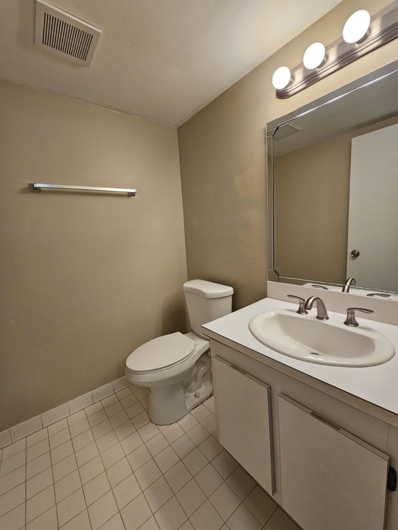 1850 N Congress Avenue, Unit 206, West Palm Beach, FL 33401 Photo