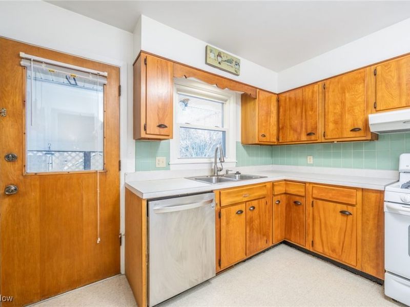 119 W 4 1/2 Street, Williamstown, WV 26187 Photo 10