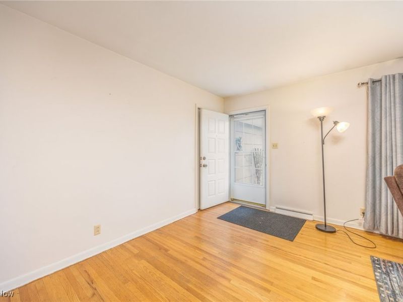 119 W 4 1/2 Street, Williamstown, WV 26187 Photo 2