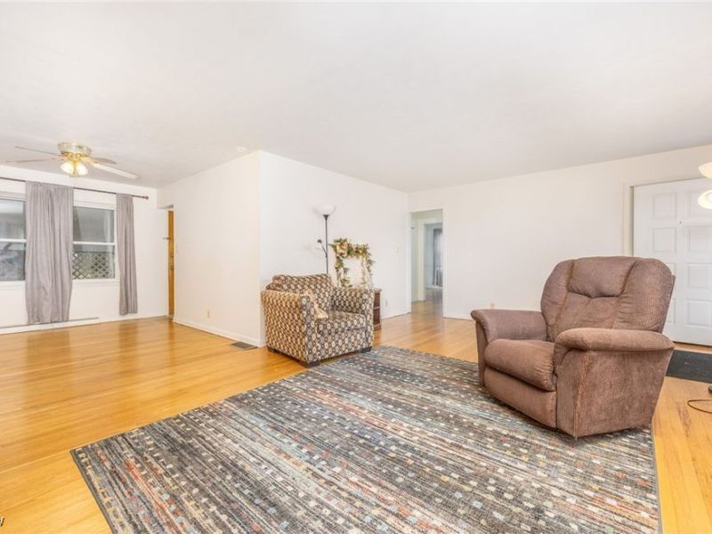 119 W 4 1/2 Street, Williamstown, WV 26187 Photo 4